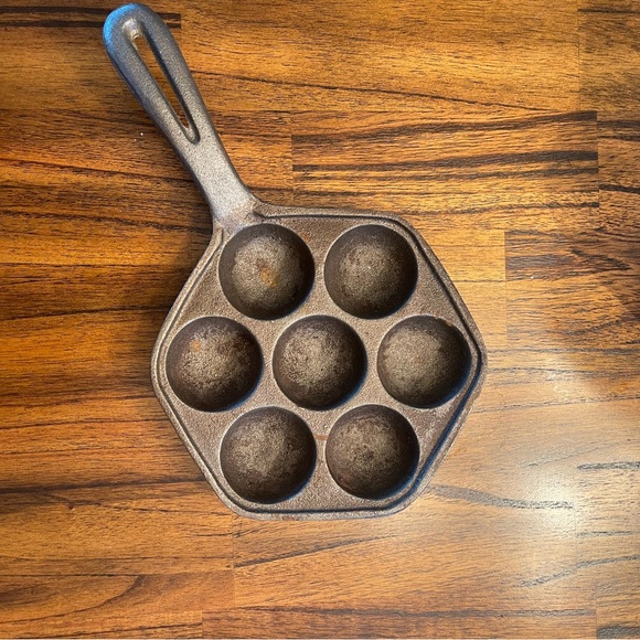 Vintage Cast Iron Escargot Pan - Picture 1 of 3